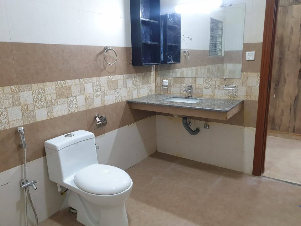 Ground Portion of 22 Marla House for Rent – BAHRIA TOWN PHASE 8