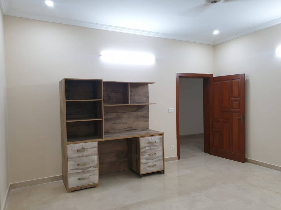 Ground Portion of 22 Marla House for Rent – BAHRIA TOWN PHASE 8