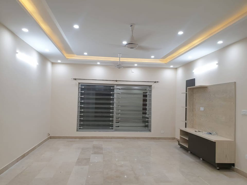 Ground Portion of 22 Marla House for Rent – BAHRIA TOWN PHASE 8