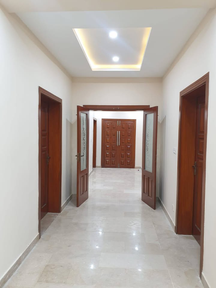 Ground Portion of 22 Marla House for Rent – BAHRIA TOWN PHASE 8 — Bahria Town Phase 8, Rawalpindi