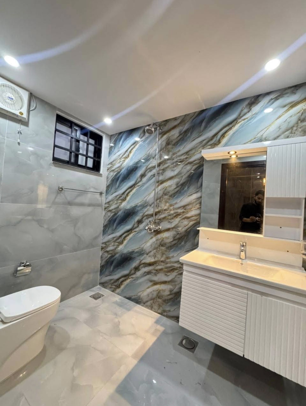 8 MARLA BRAND NEW HOUSE for rent available