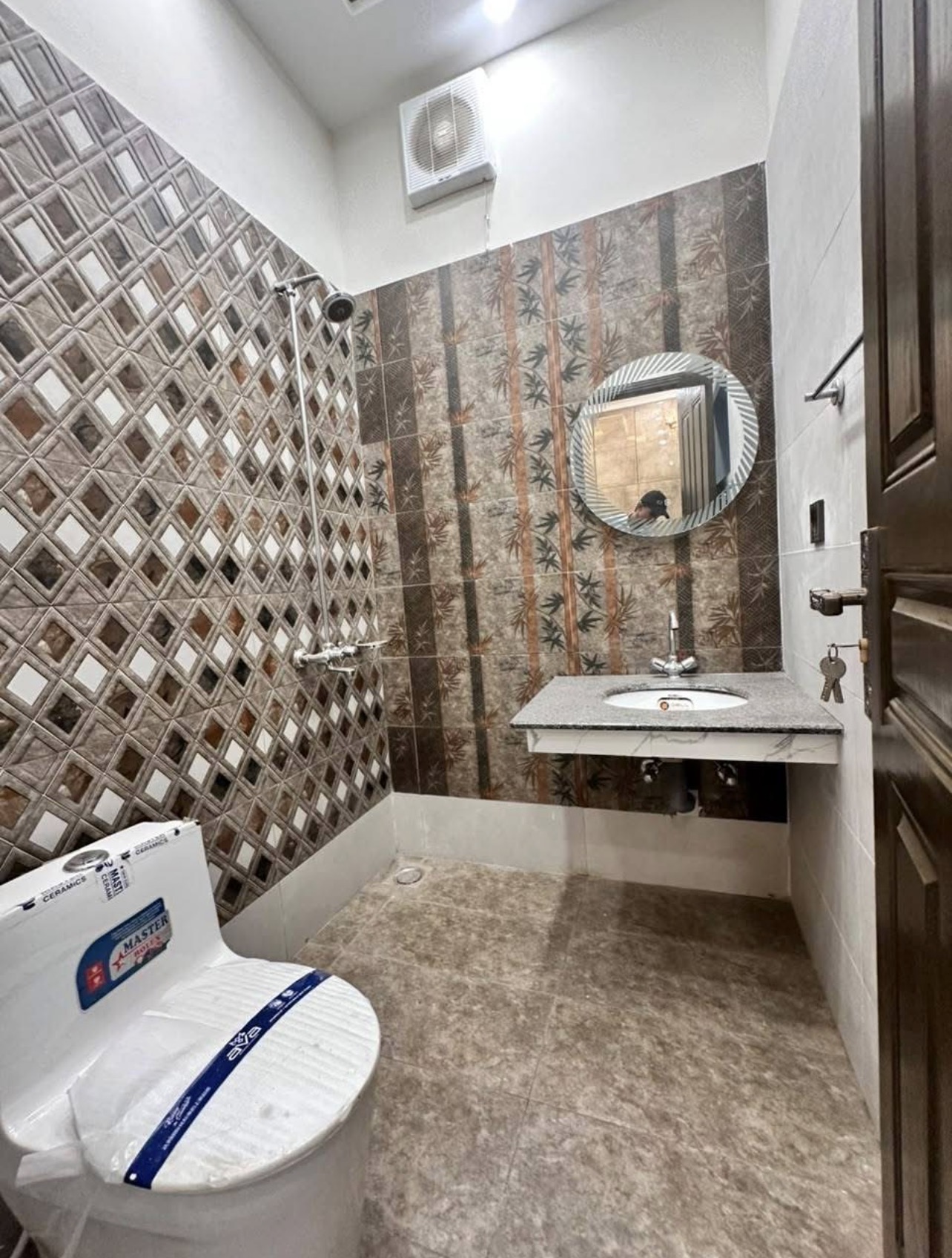 8 MARLA BRAND NEW HOUSE for rent available