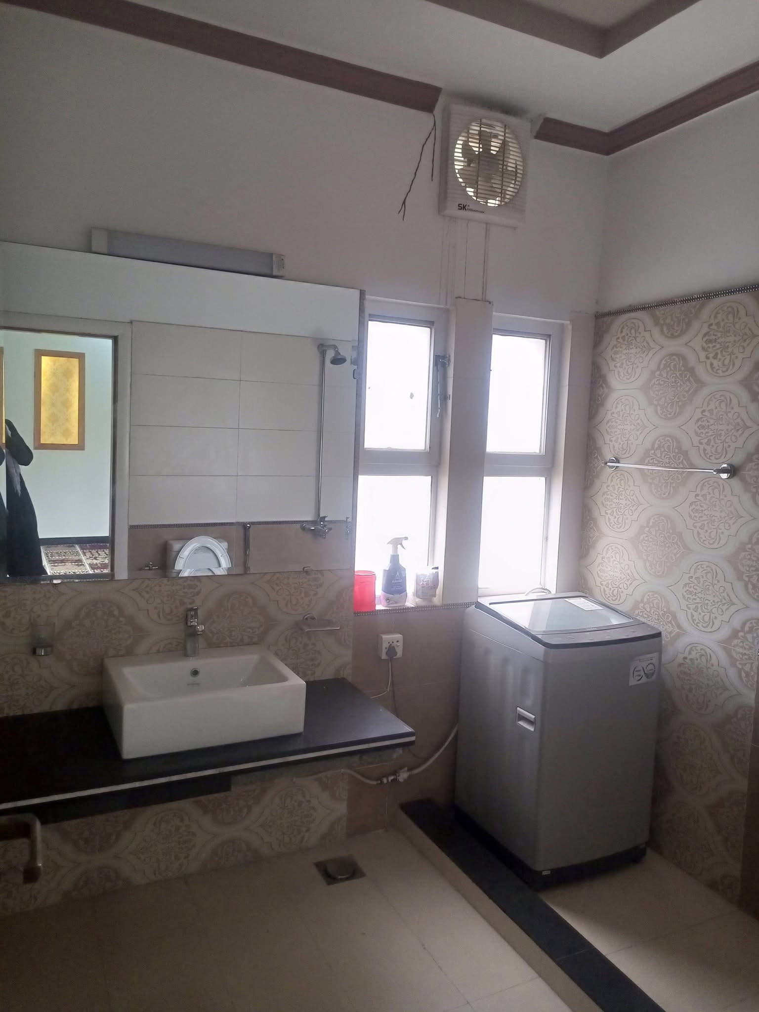 10 Marla Upper Portion for Rent – Bahria Town Phase 8, Sector I