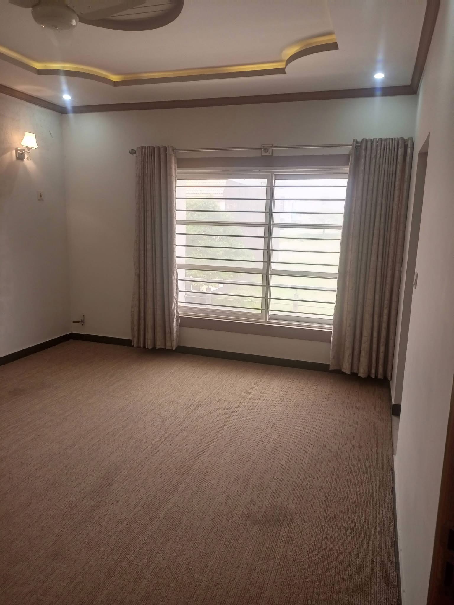 10 Marla Upper Portion for Rent – Bahria Town Phase 8, Sector I