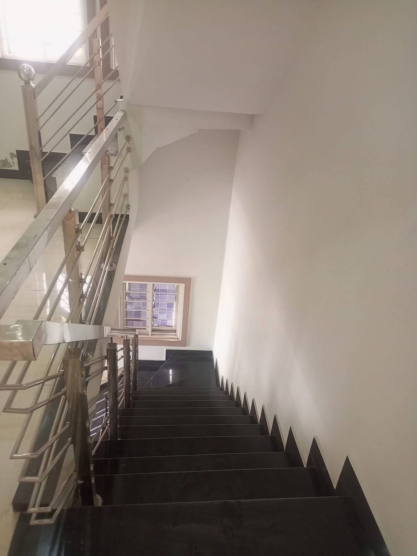 10 Marla Upper Portion for Rent – Bahria Town Phase 8, Sector I