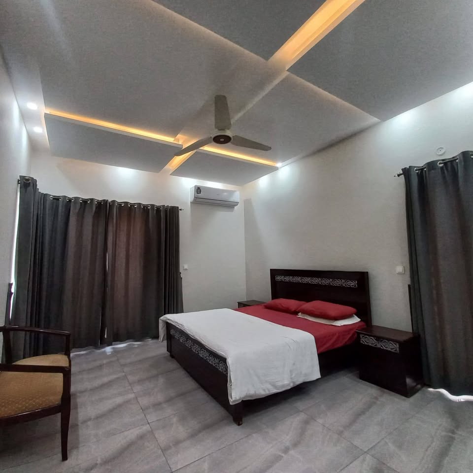 Luxury Corner 12 Marla House for Rent Full Furnished