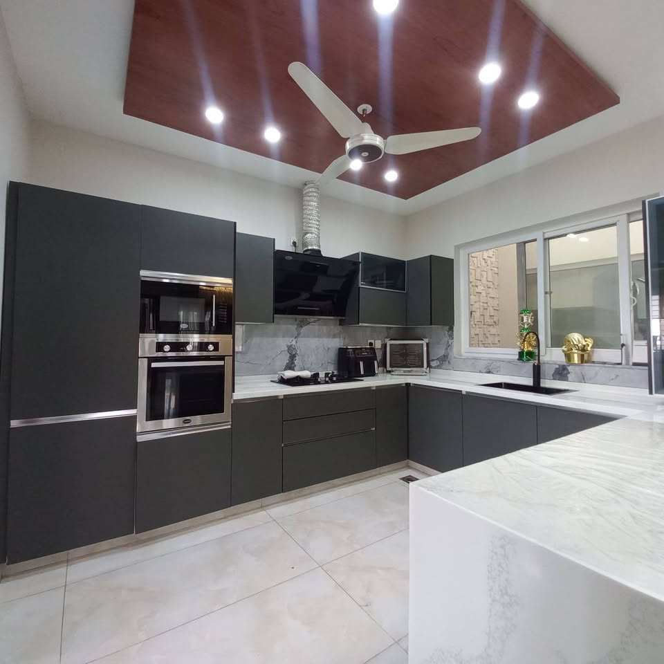 Luxury Corner 12 Marla House for Rent Full Furnished