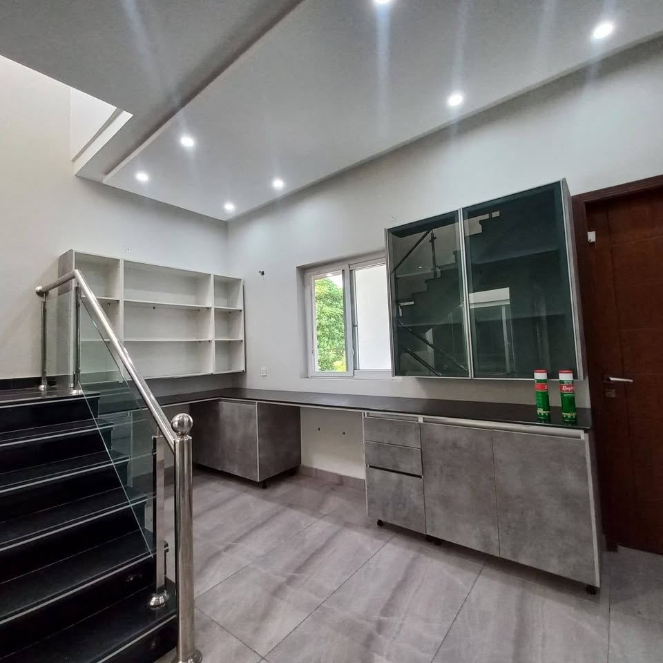 Luxury Corner 12 Marla House for Rent Full Furnished
