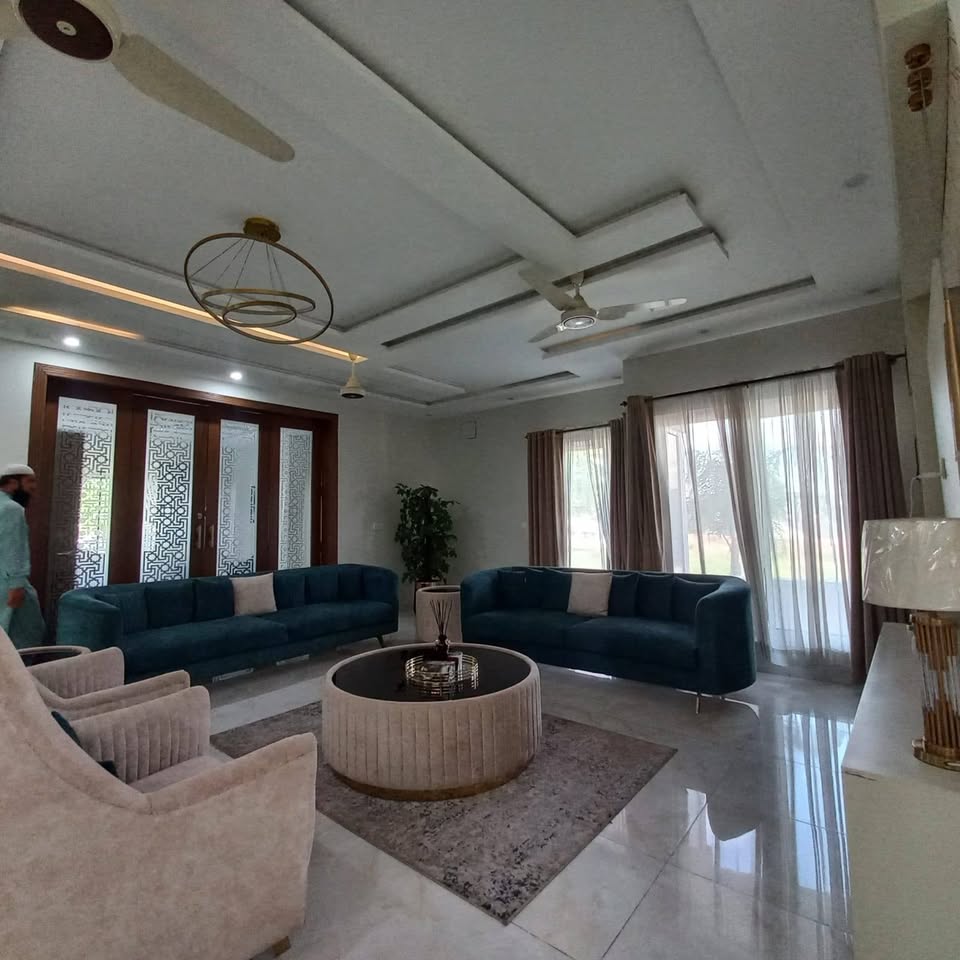 Luxury Corner 12 Marla House for Rent Full Furnished