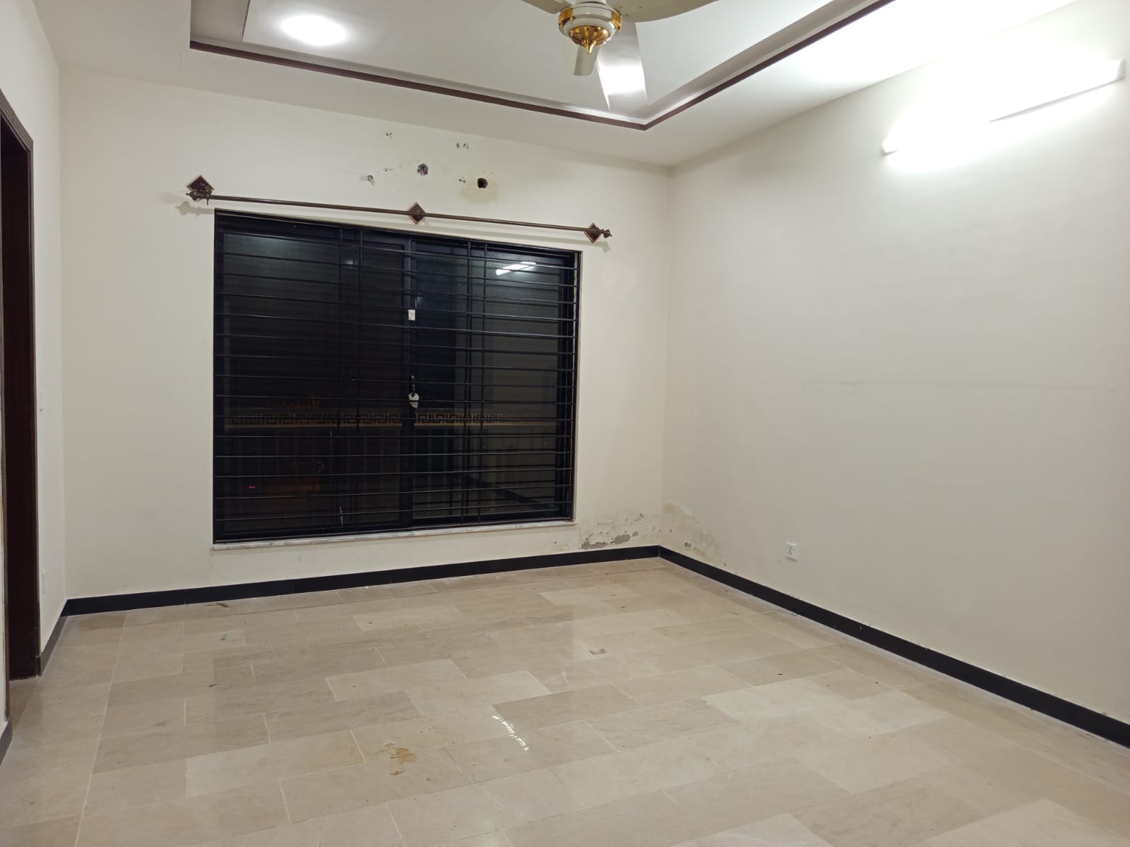 10 marla house available for rent