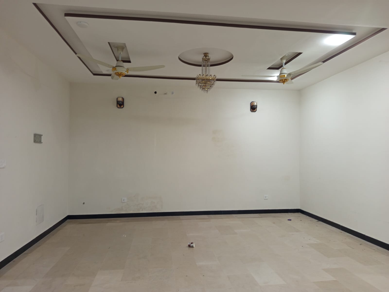 10 marla house available for rent