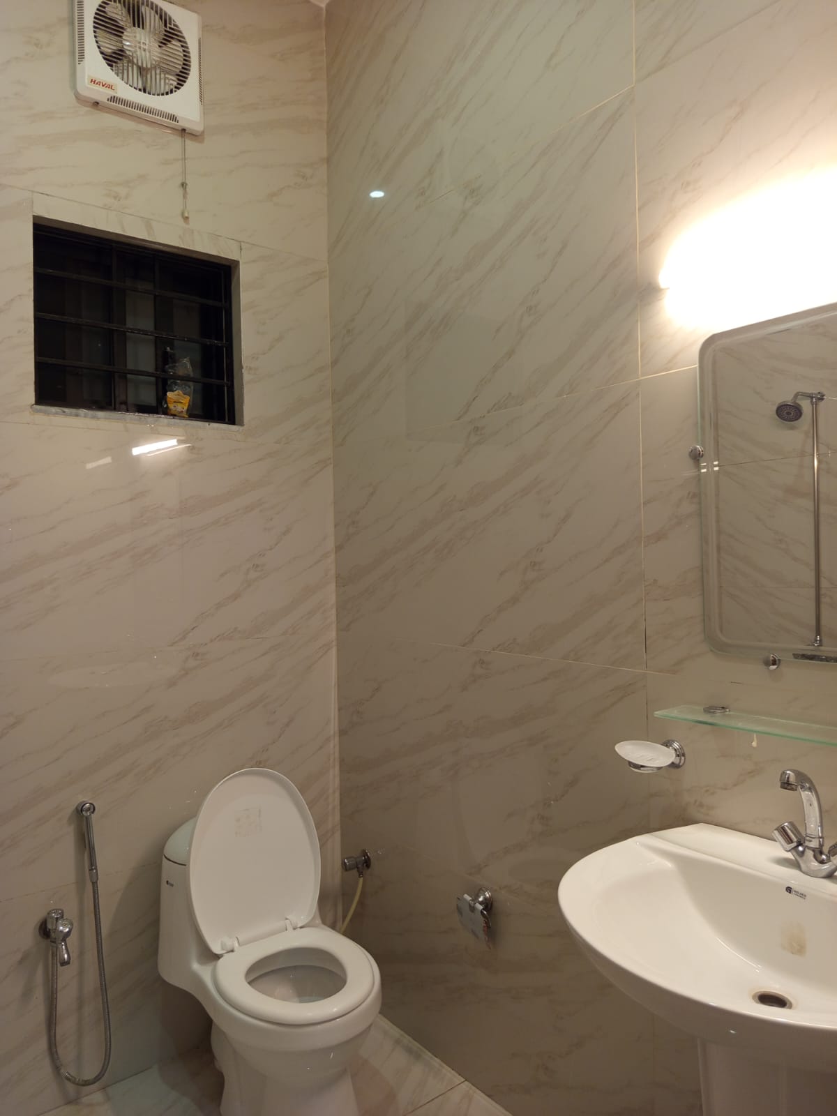 10 marla house available for rent