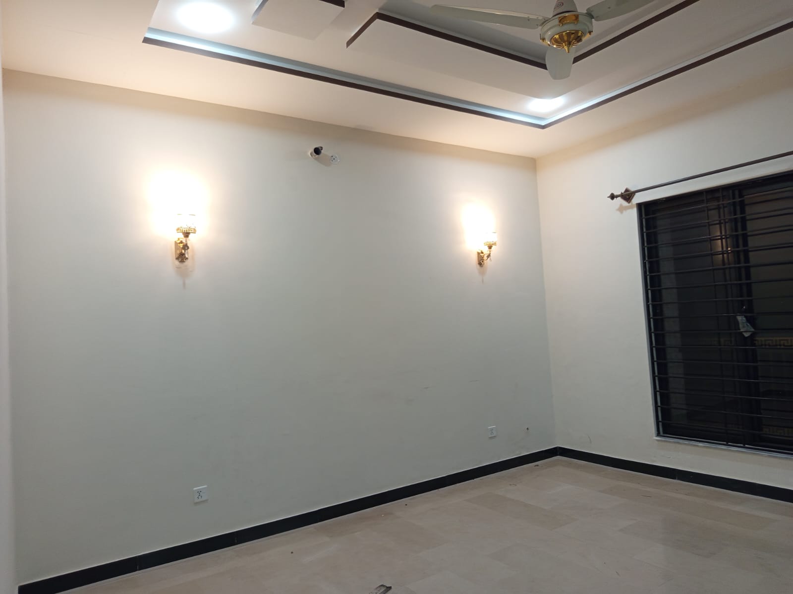 10 marla house available for rent