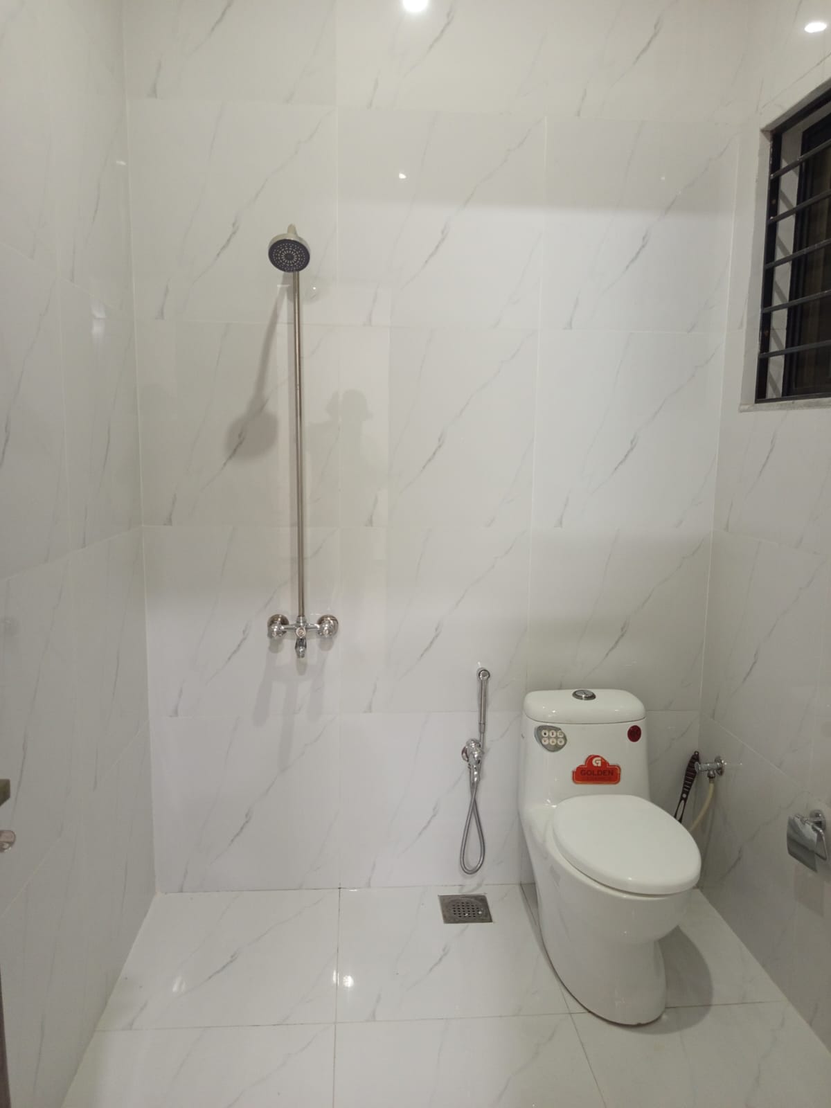 10 marla house available for rent