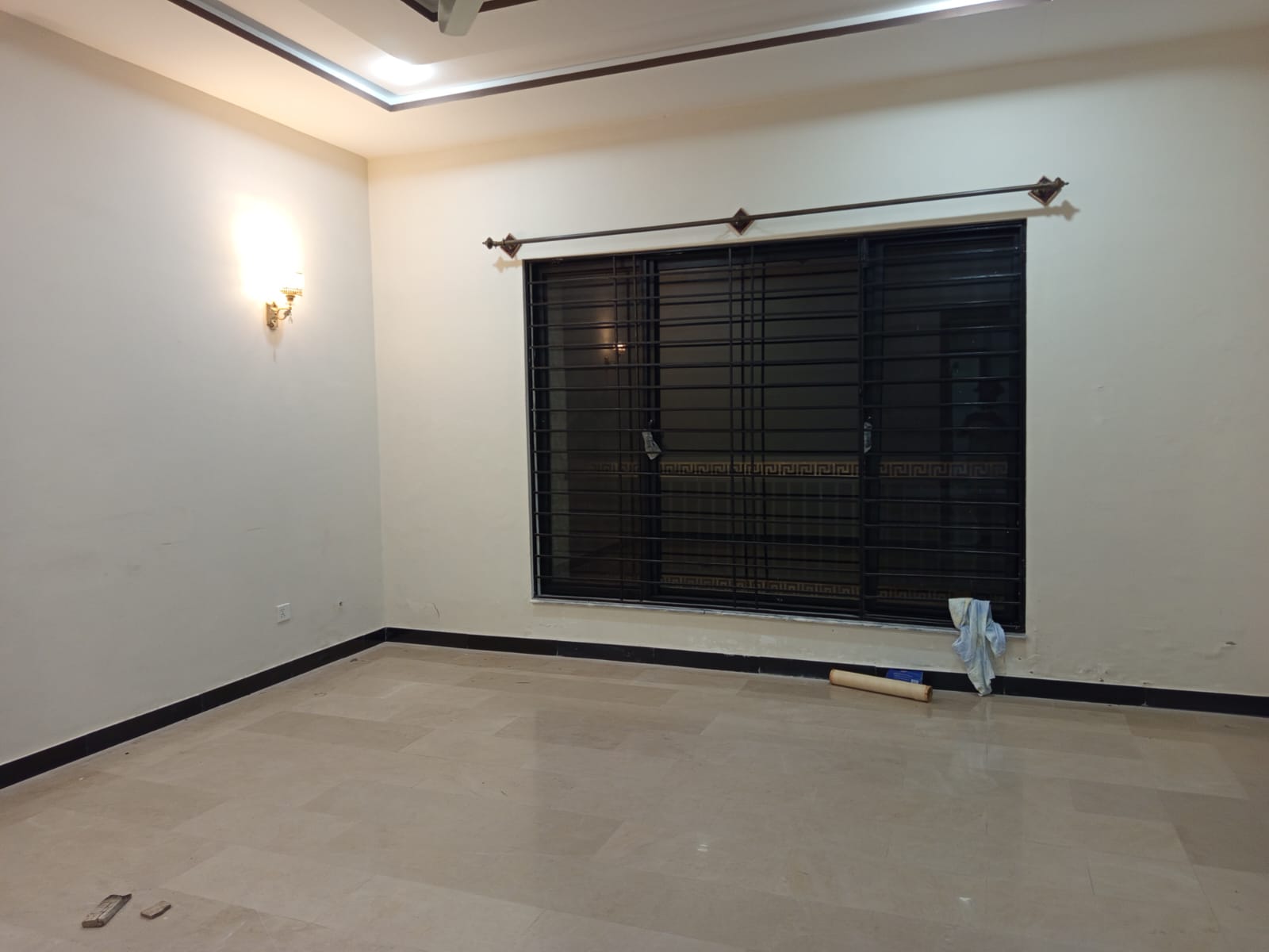 10 marla house available for rent