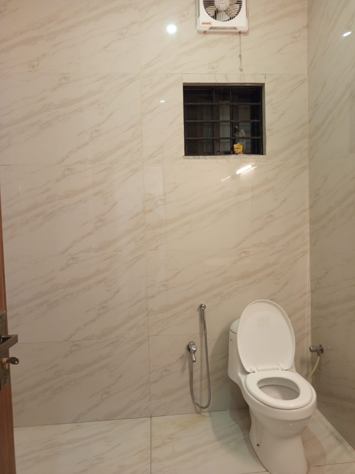 10 marla house available for rent