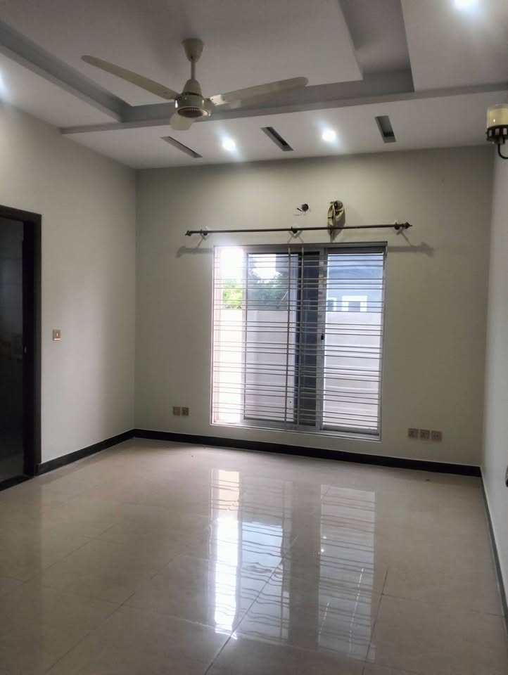 HOUSE FOR RENT  BAHRIA TOWN PHASE 8, RAWALPINDI