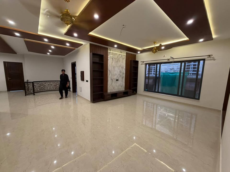 1 Kanal Upper Portion Available for Rent