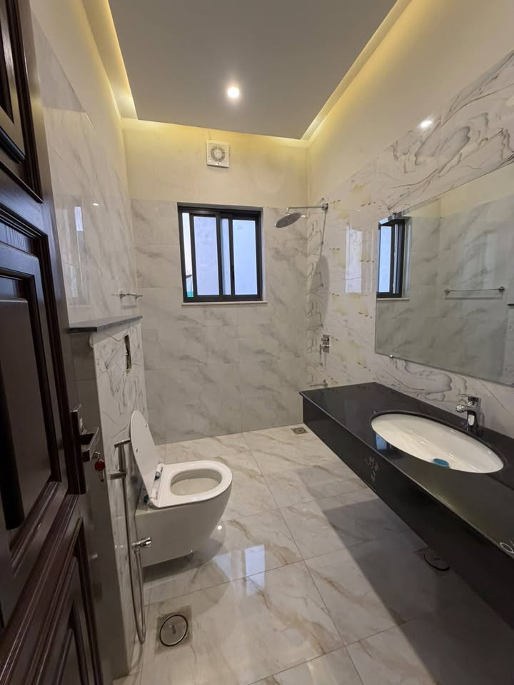 1 Kanal Upper Portion Available for Rent