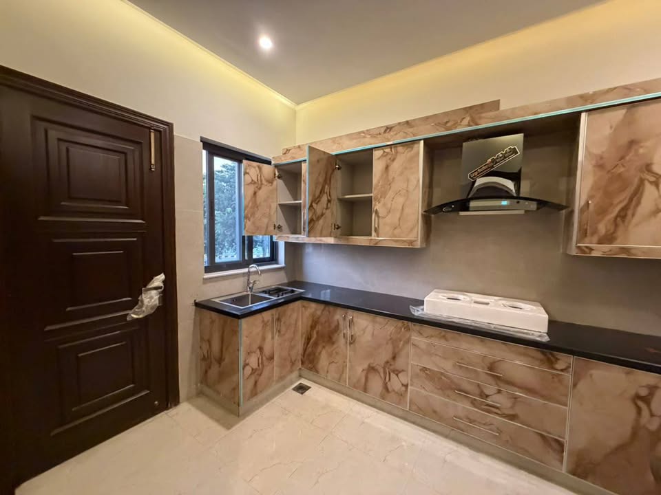 1 Kanal Upper Portion Available for Rent