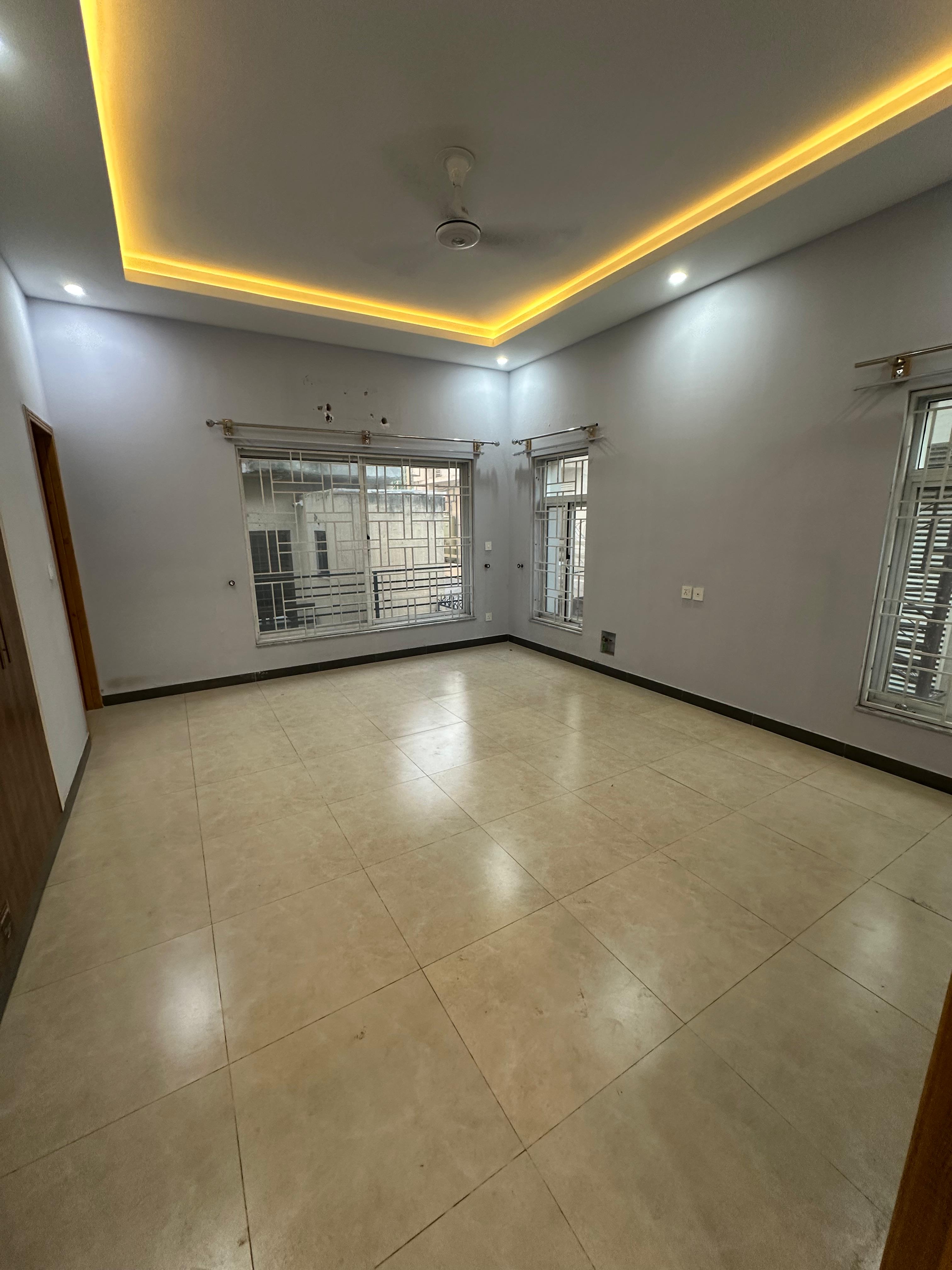 *Like A Brand New 10 Marla Double Story 🏘️ House Available For Rent*