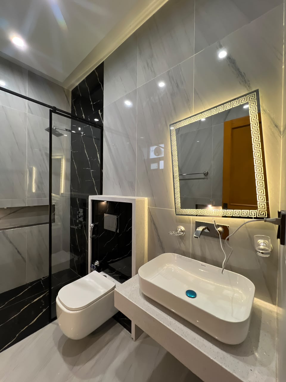 *Like A Brand New 10 Marla Double Story 🏘️ House Available For Rent*