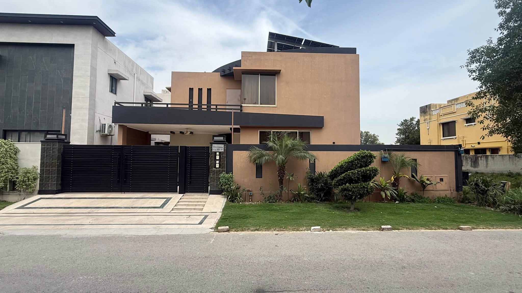 Kanal Fully furnished Basement, DHA PHASE 8 Ex Park View, LAHORE