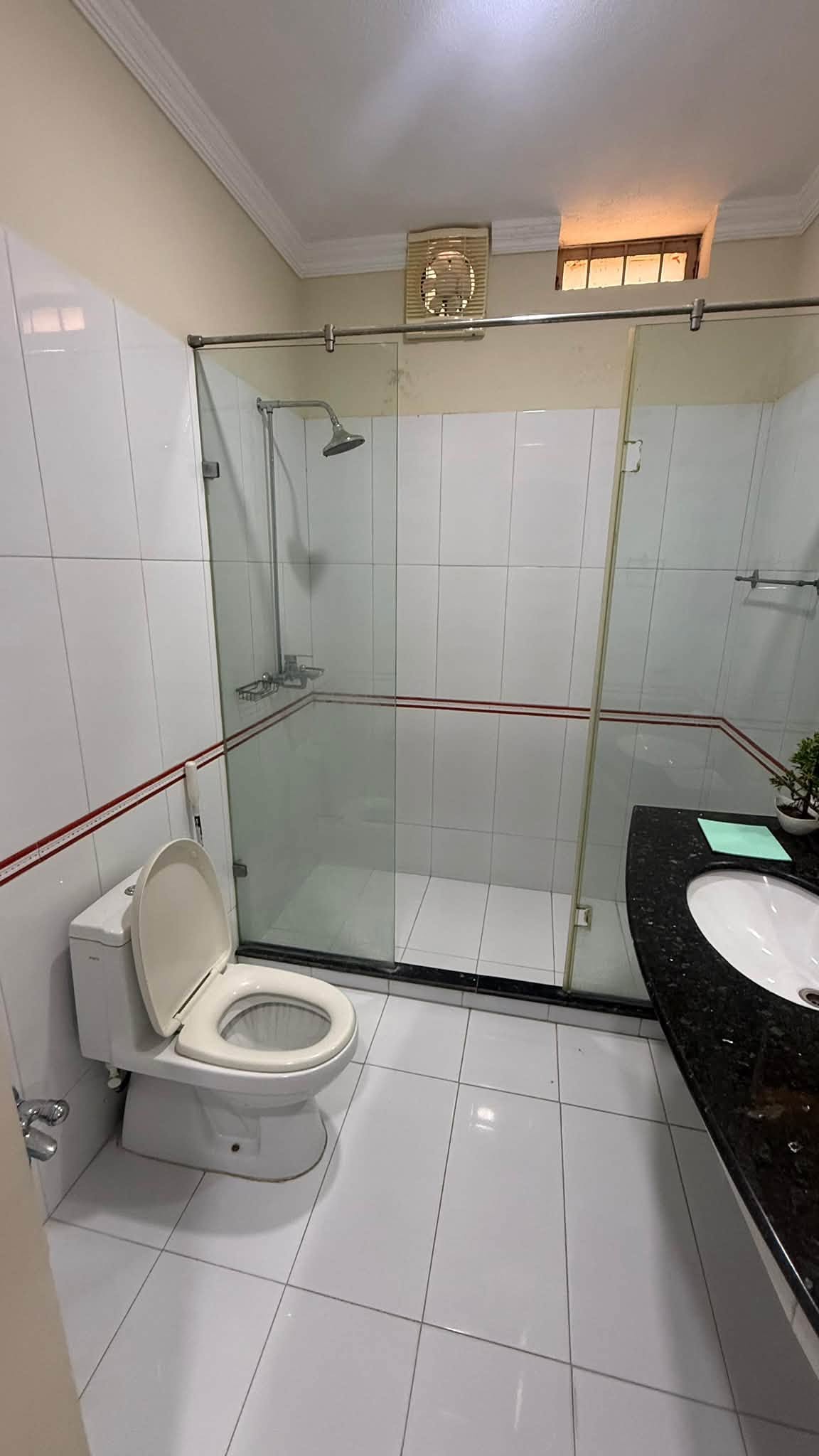 Kanal Fully furnished Basement, DHA PHASE 8 Ex Park View, LAHORE
