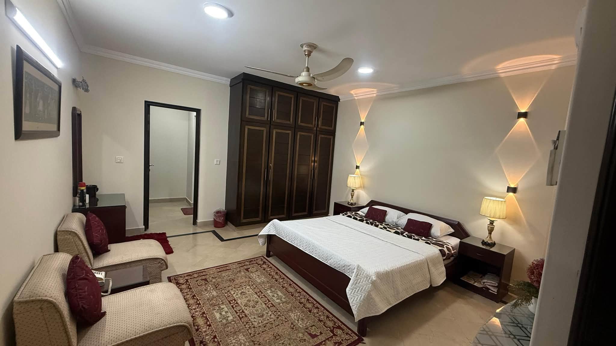 Kanal Fully furnished Basement, DHA PHASE 8 Ex Park View, LAHORE