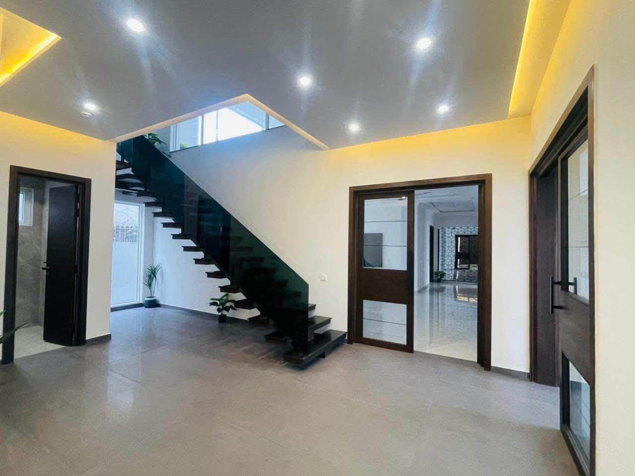 1 KANAL BRAND NEW SPANISH HOUSE  DHA PHASE  6 , Lahore