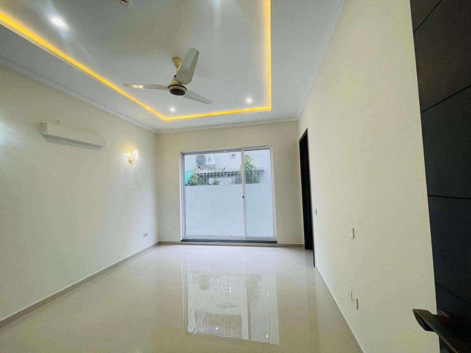 1 KANAL BRAND NEW SPANISH HOUSE  DHA PHASE  6 , Lahore