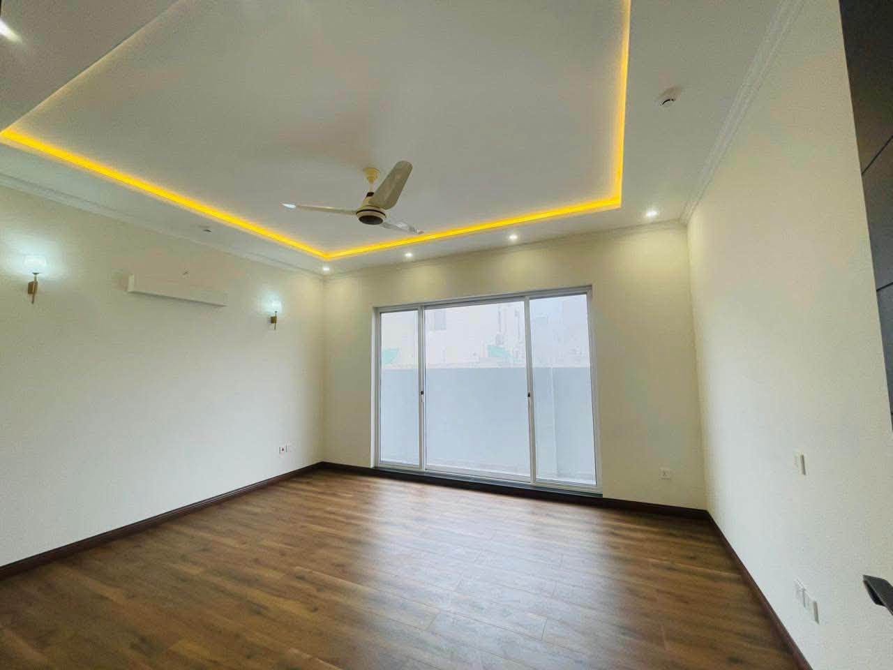 1 KANAL BRAND NEW SPANISH HOUSE  DHA PHASE  6 , Lahore