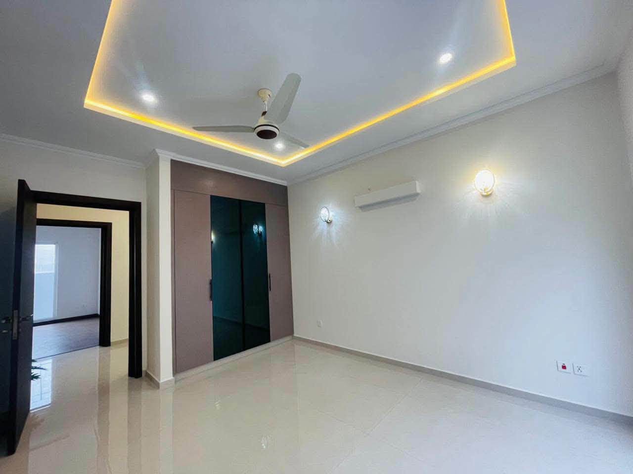 1 KANAL BRAND NEW SPANISH HOUSE  DHA PHASE  6 , Lahore