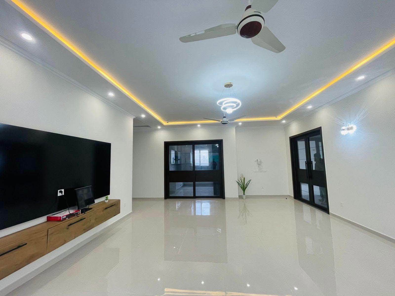 1 KANAL BRAND NEW SPANISH HOUSE  DHA PHASE  6 , Lahore