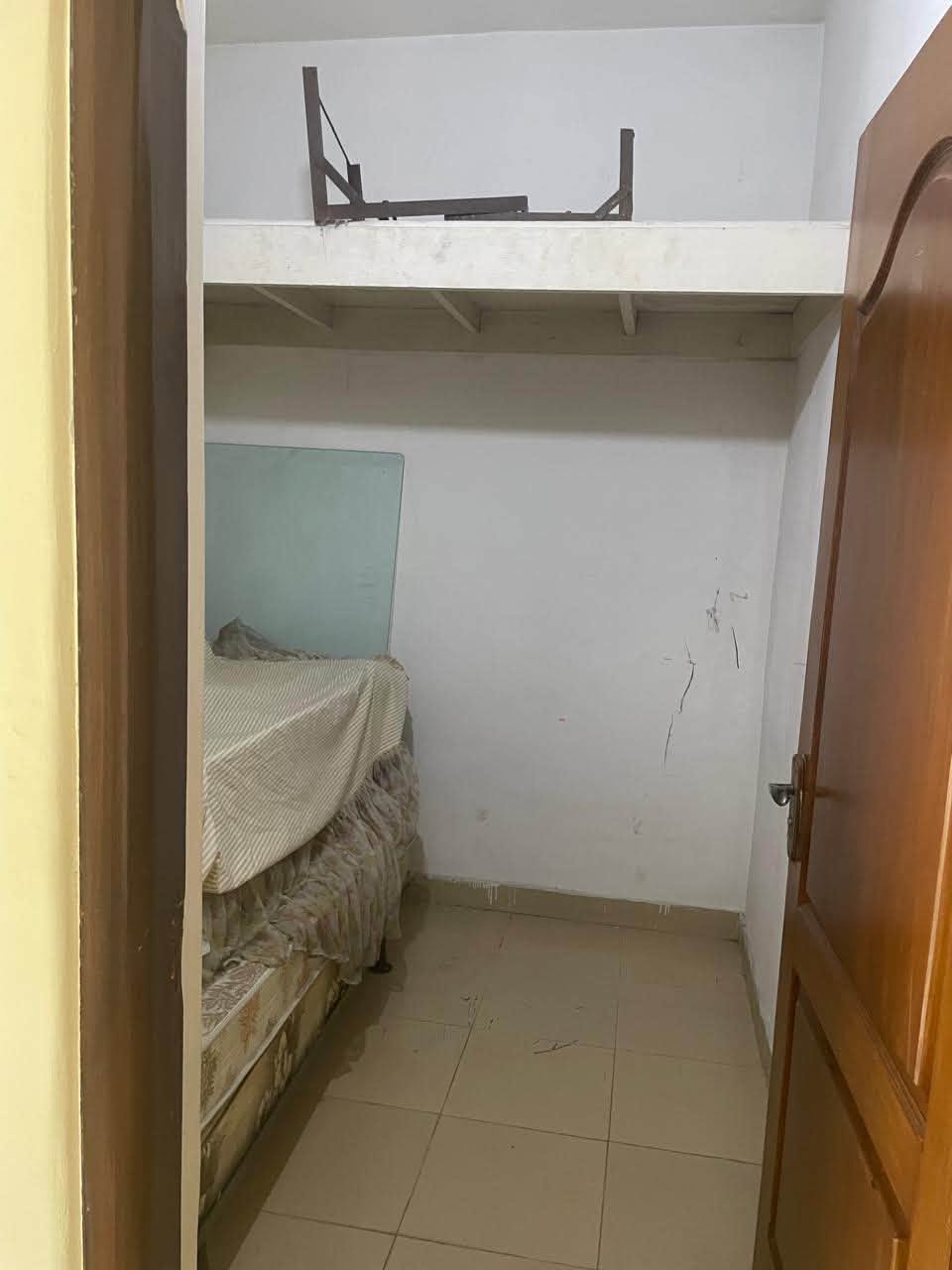 1 KANAL UPPER PORTION AVAILABLE FOR RENT,DHA PHASE 5, LAHORE