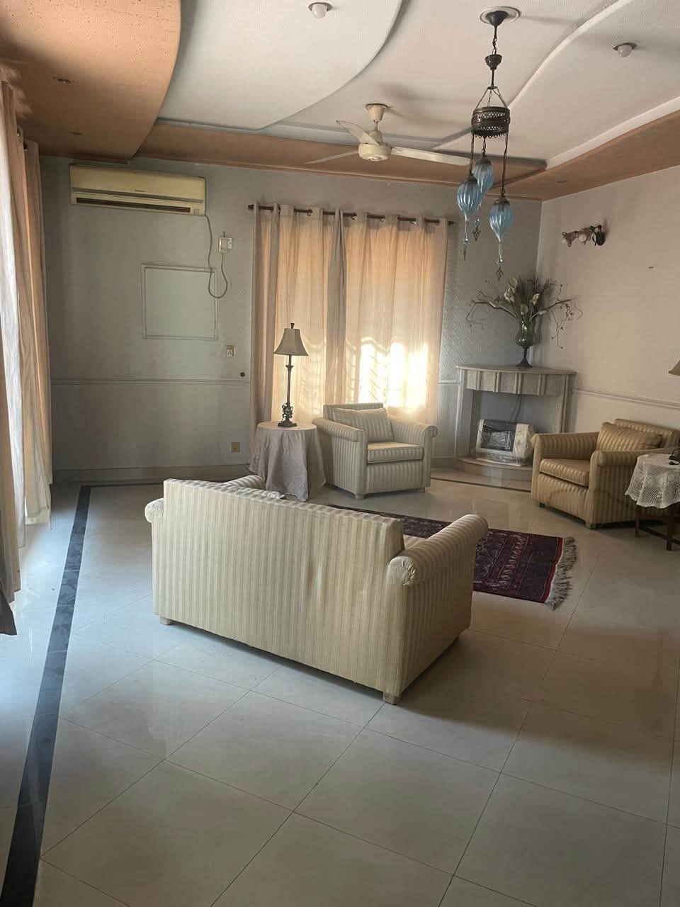 1 KANAL UPPER PORTION AVAILABLE FOR RENT,DHA PHASE 5, LAHORE