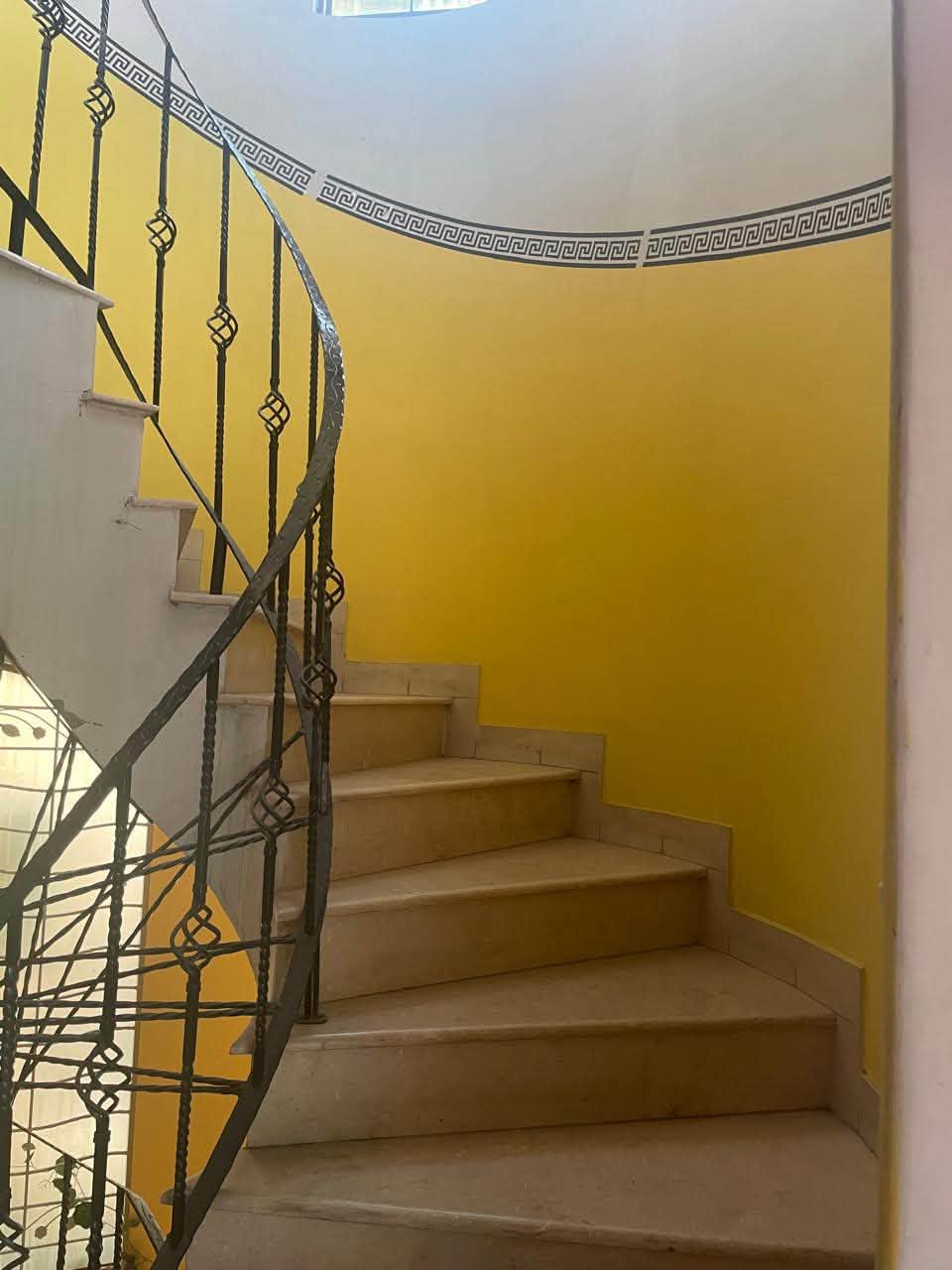 1 KANAL UPPER PORTION AVAILABLE FOR RENT,DHA PHASE 5, LAHORE