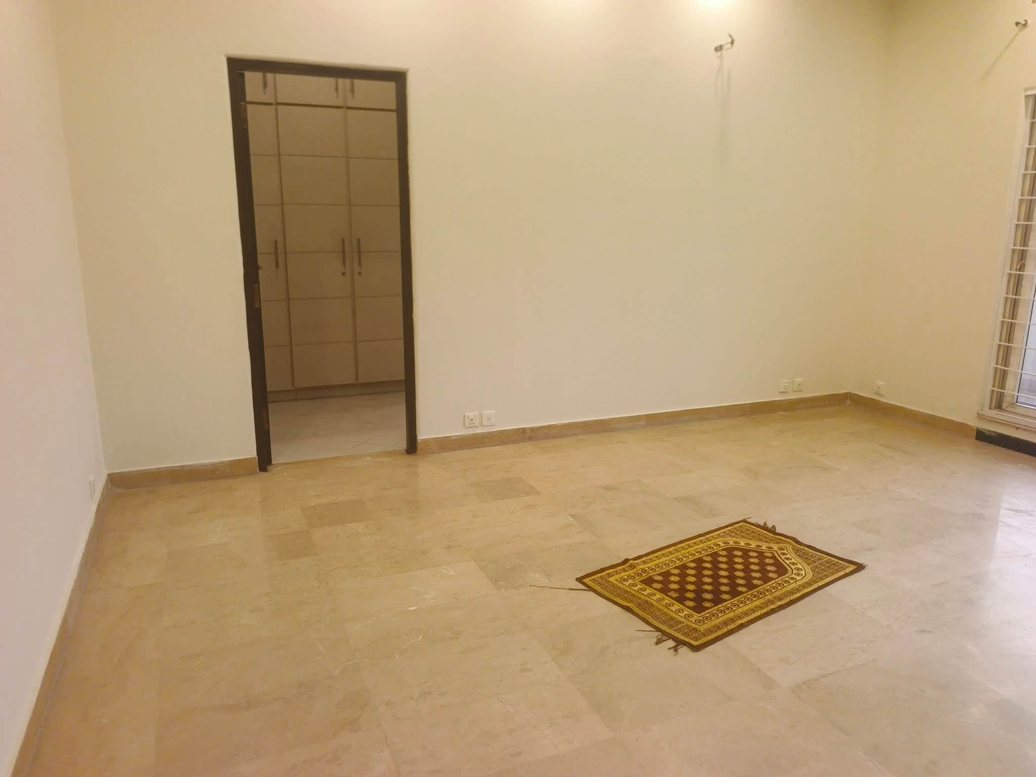 1 KANAL UPPER PORTION for RENT, DHA PHASE  6, Lahore