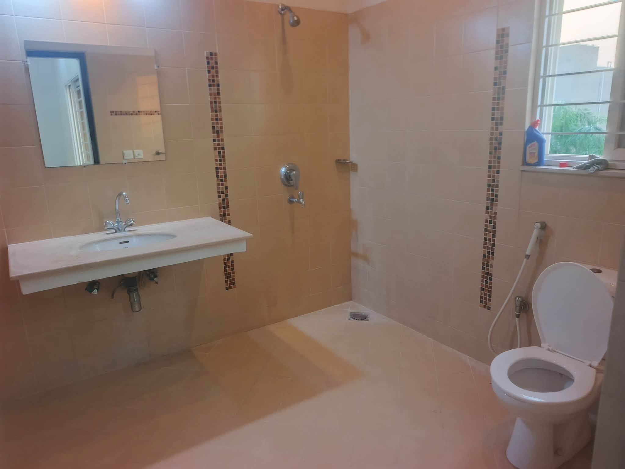1 KANAL UPPER PORTION for RENT, DHA PHASE  6, Lahore