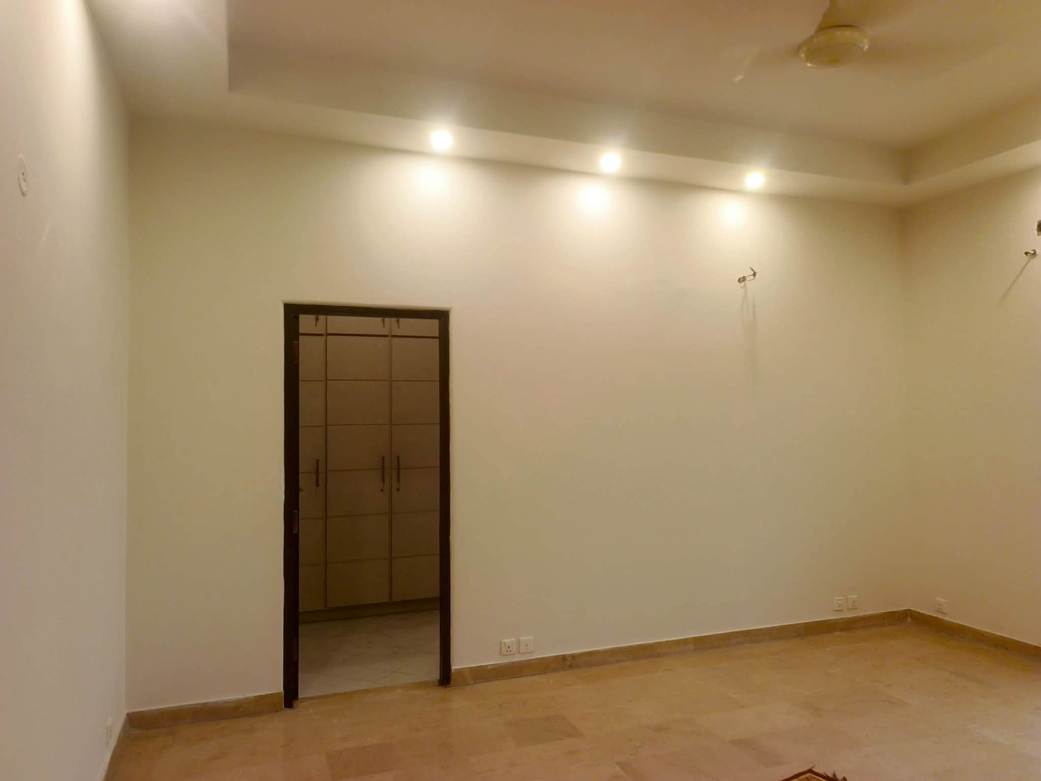 1 KANAL UPPER PORTION for RENT, DHA PHASE  6, Lahore