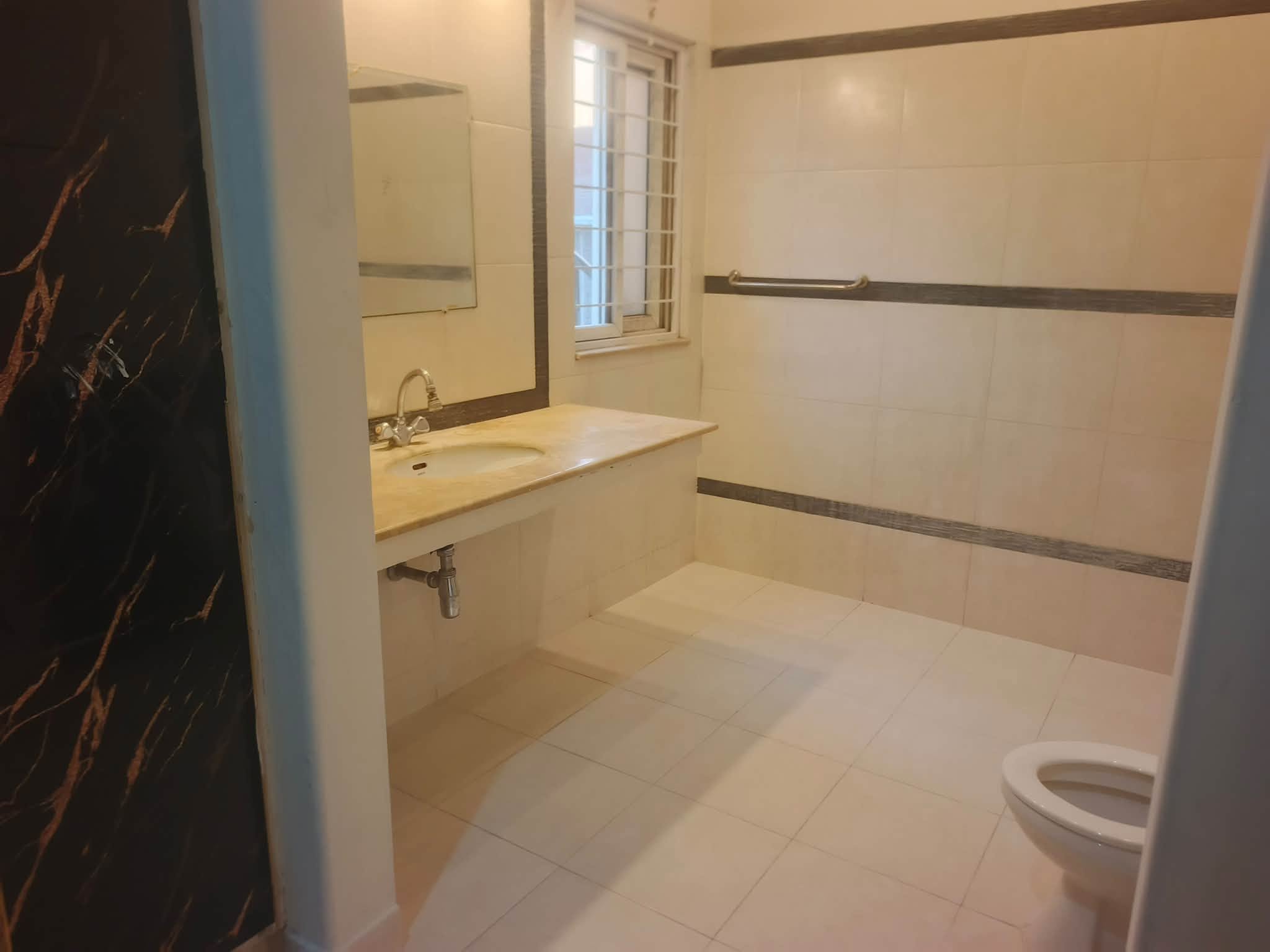 1 KANAL UPPER PORTION for RENT, DHA PHASE  6, Lahore