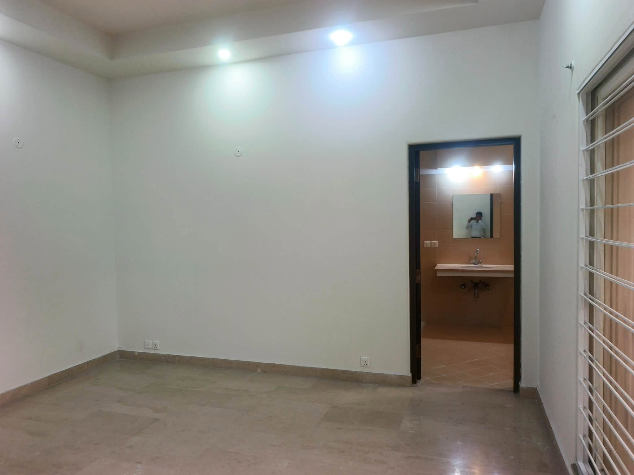 1 KANAL UPPER PORTION for RENT, DHA PHASE  6, Lahore