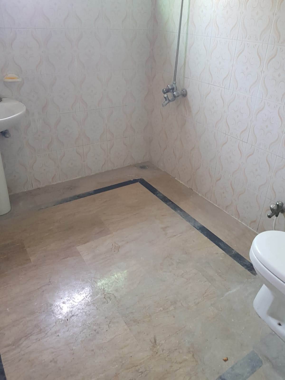 1 KANAL UPPER PORTION, Available on Rent, DHA PHASE 2  Lahore