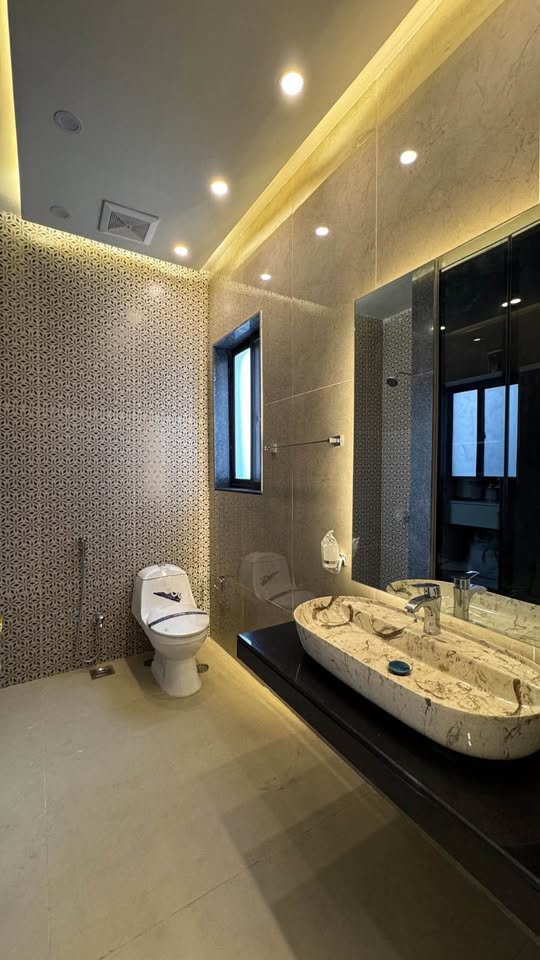 Dha phase 9 town 5 marla house for ren