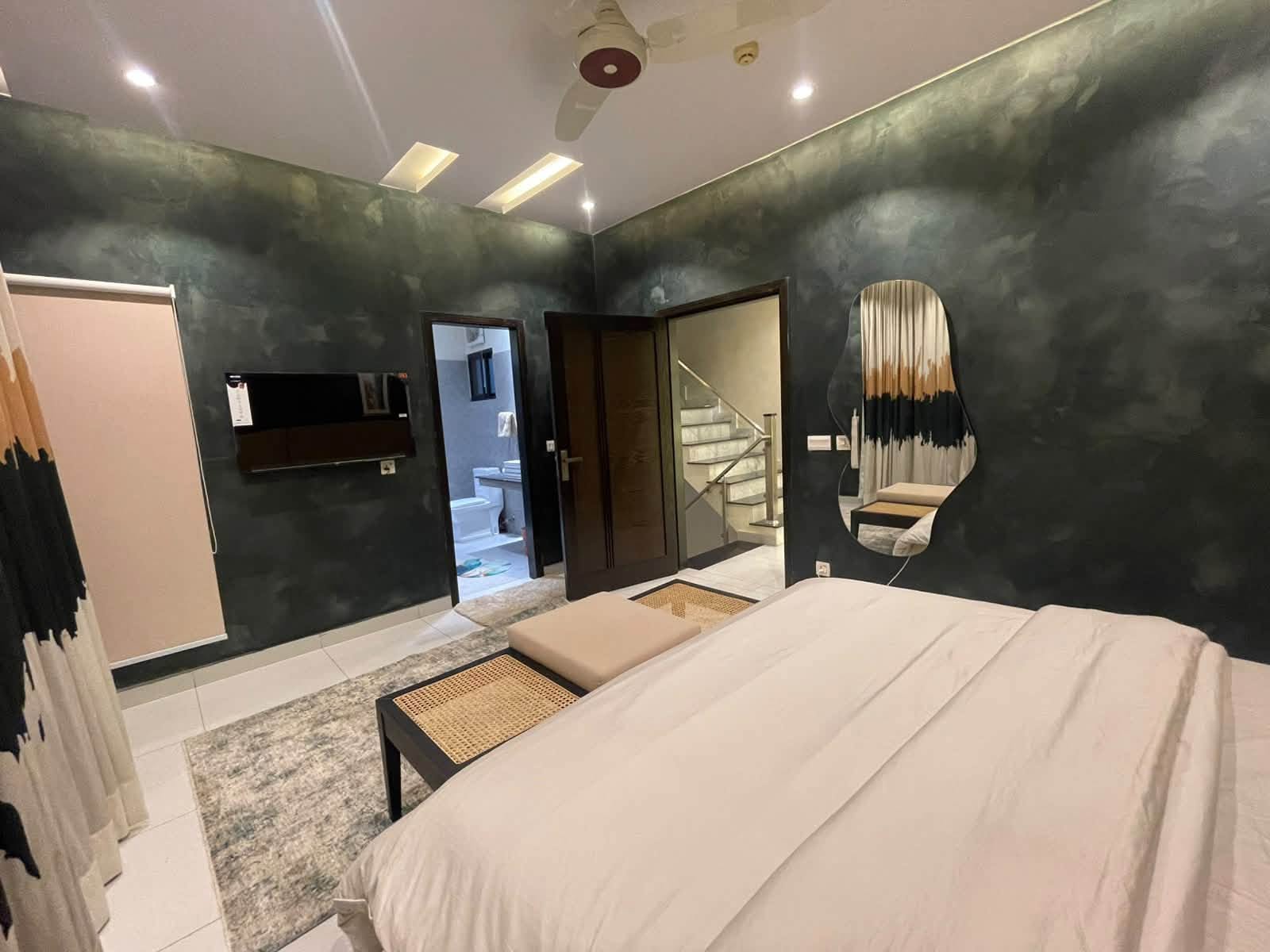 Available on Rent 5 Marla HOUSE, DHA PHASE 9 Town, Lahore