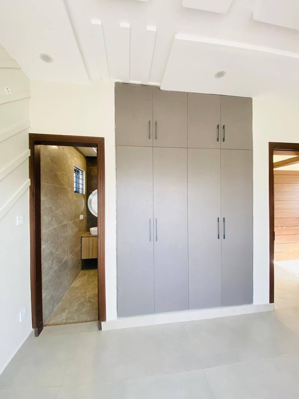 10 MARLA BRAND NEW DESIGNER HOUSE FOR RENT