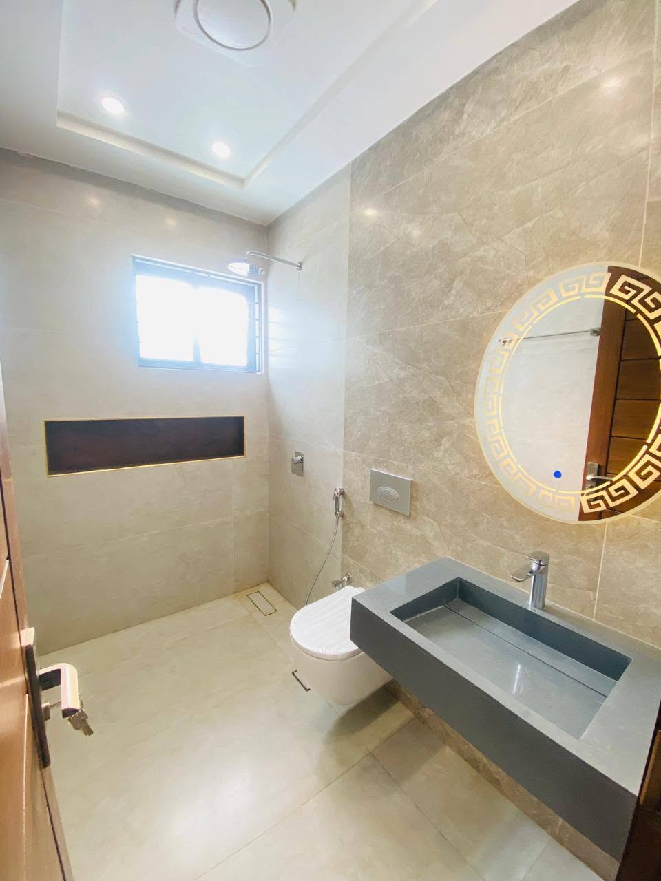 10 MARLA BRAND NEW DESIGNER HOUSE FOR RENT