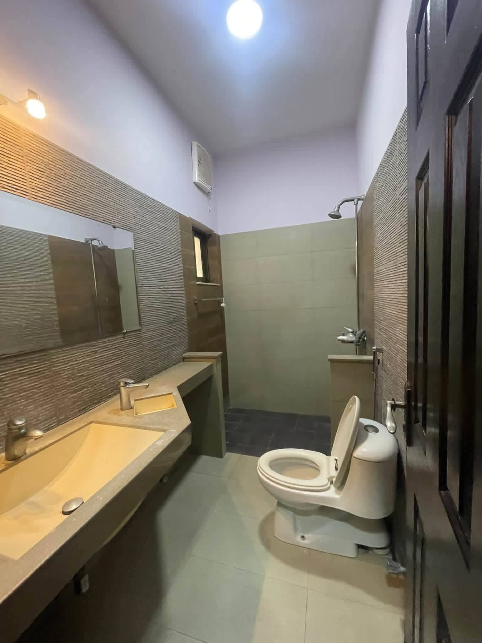 10 Marala, 4 bedroom house available for rent Askari  11, Lahore