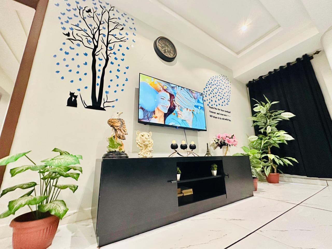 2 bed luxury furnished apartments