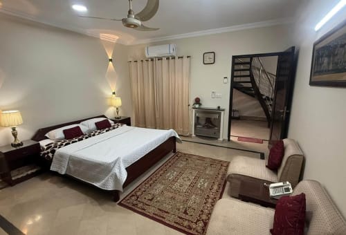 1 Kanal Fully furnished Basement available for rent,  DHA PHASE 8 Ex Park View, LAHORE — DHA Phase 8 - Ex Park View, Lahore — photo 2 of 10